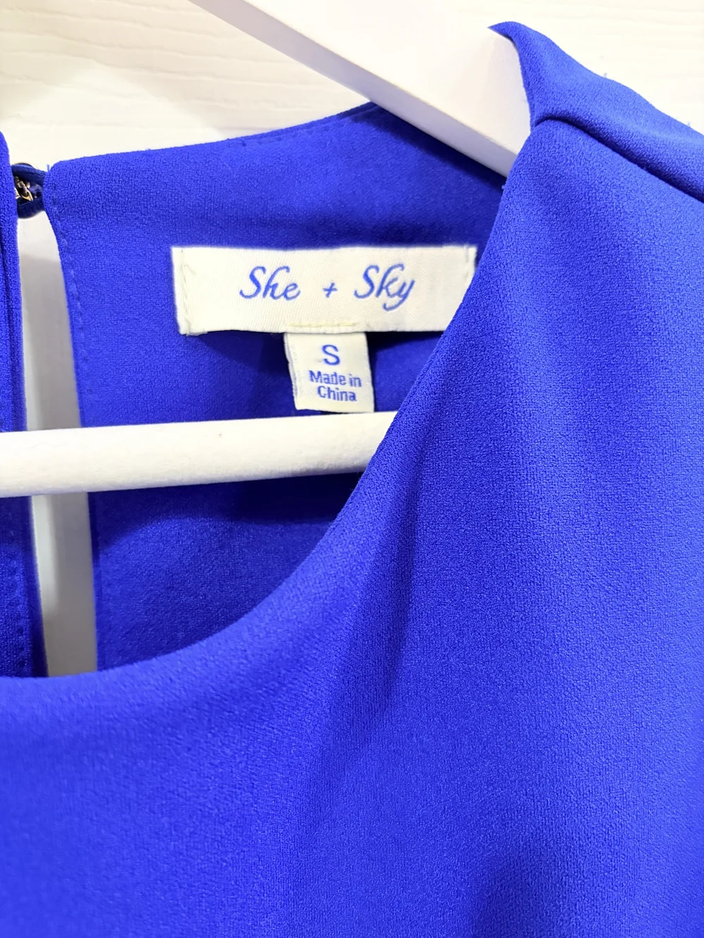 She + Sky Royal Blue Short Sleeve Shift Mini Dress Small Keyhole Back Stretch